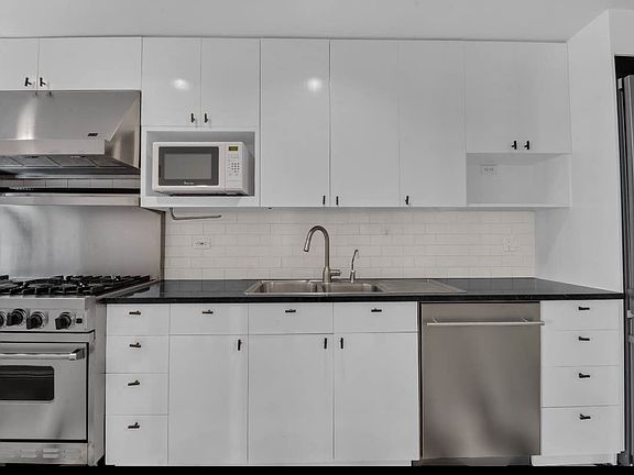 4th image of 162 W 56th St APT 1105