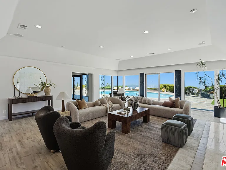 8416 Skyline Dr — Photo 21