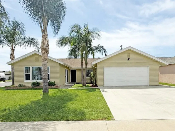 8272 Guilders Dr, Huntington Beach, CA 92647