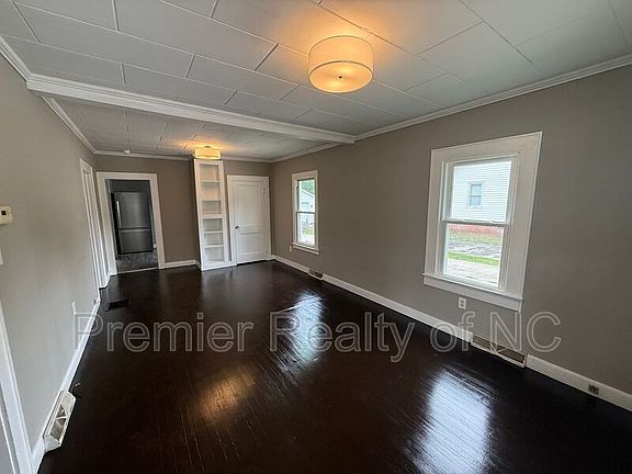 2nd image of 7596 Broad St #A