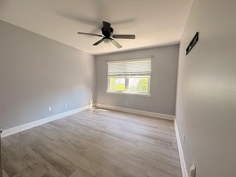 8518 Castle Pine Ct — Photo 23