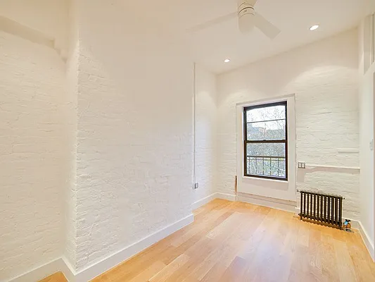 Rented by Veracity NYC LLC | media 21