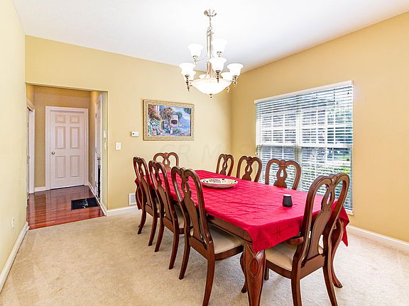 3rd image of 6823 Burnside Ln