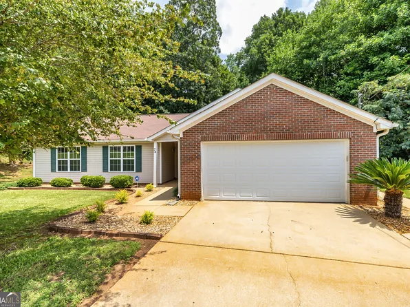 74 Canterbury Dr, Grantville, GA 30220