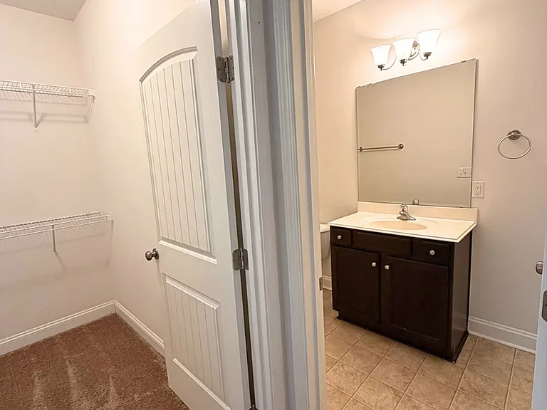 4908 Maple Ave — Photo 9