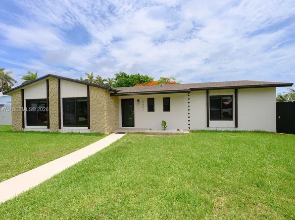 18451 SW 90th Ave, Cutler Bay, FL 33157