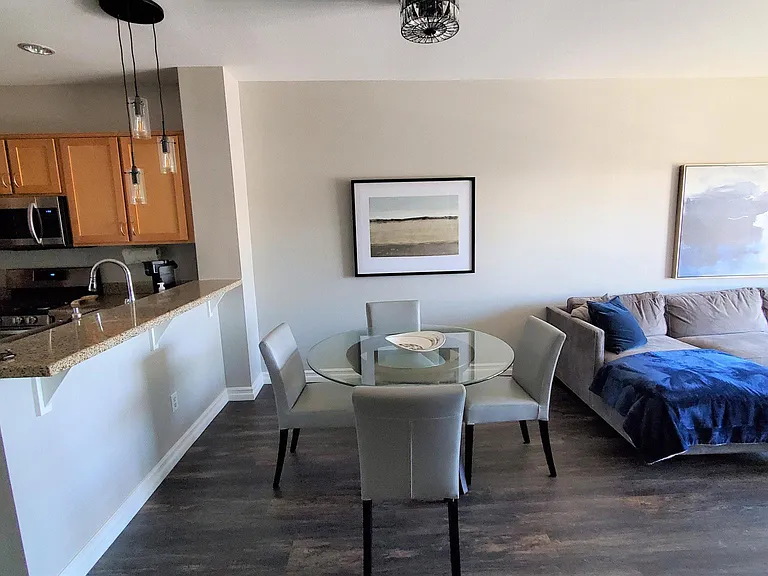 450 J St #7151 — Photo 18