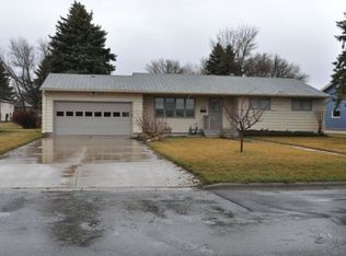 605 Newell Ave SW, Cooperstown, ND 58425
