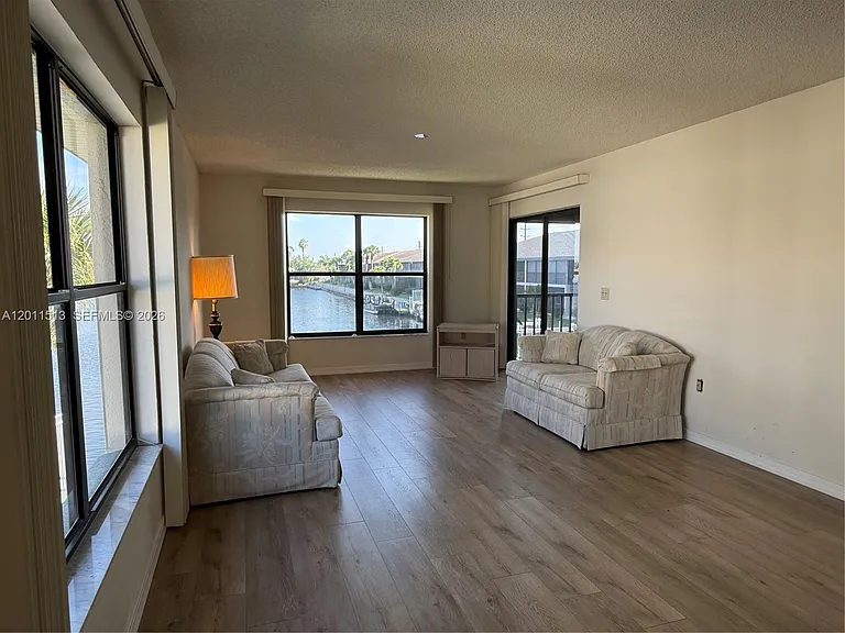 123 SW 47th Ter #201 — Photo 21