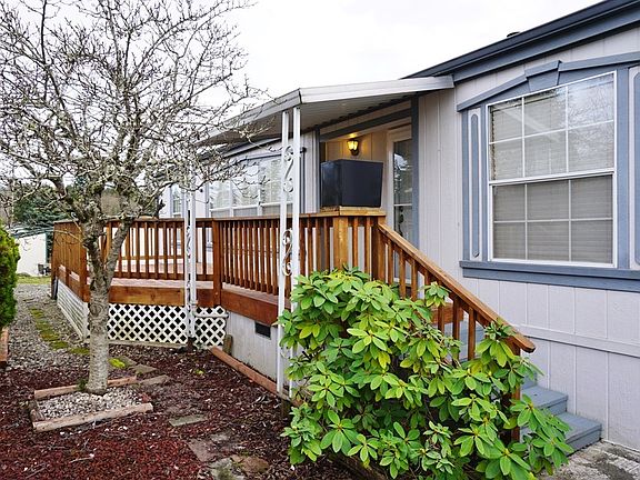 3rd image of 6656 Capricorn Ln NE