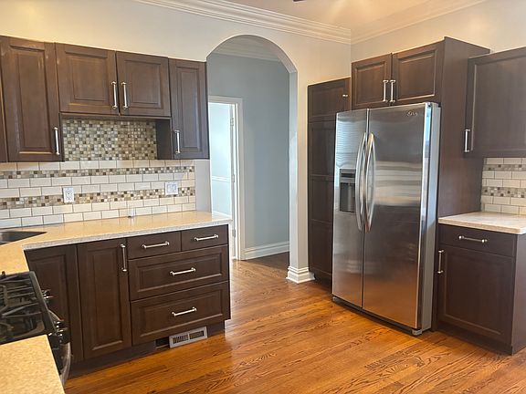 3rd image of 33-35 Laurel Ave #1