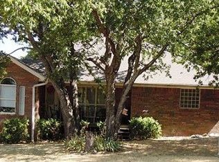 705 W Chickasha Ave, Sulphur, OK 73086