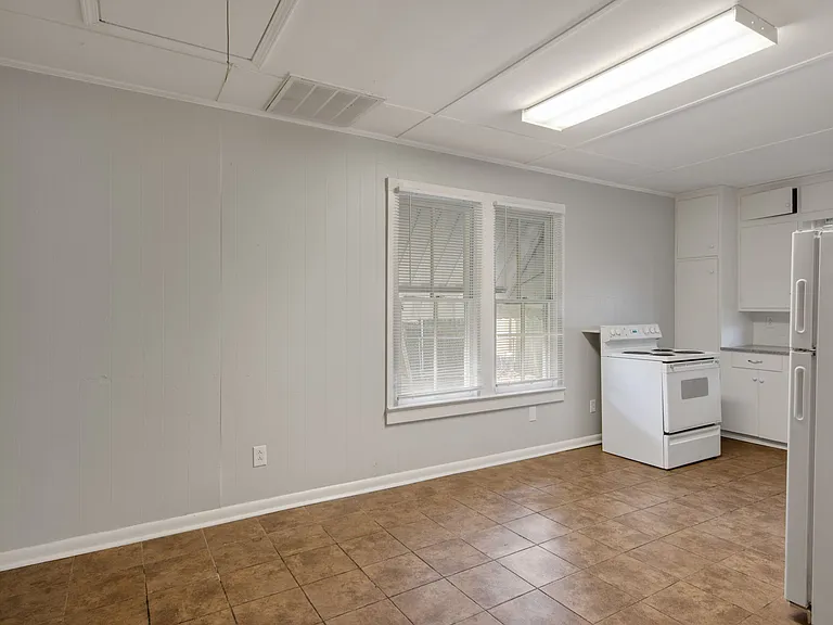218 Jackson St #A — Photo 11