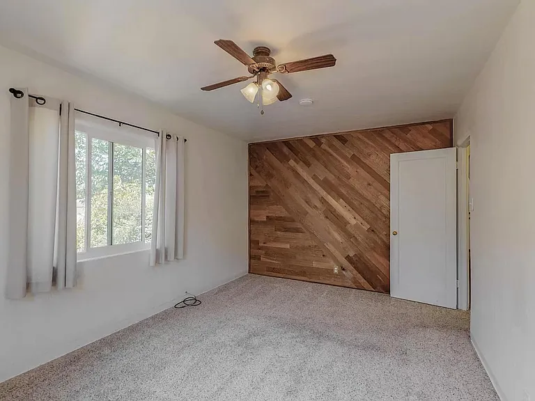 412 Cardenas Dr NE — Photo 15