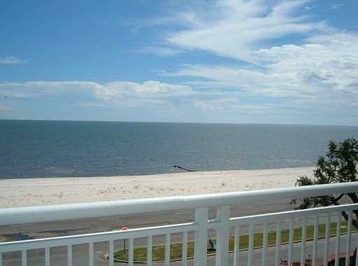 2nd image of 2228 Beach Blvd #806