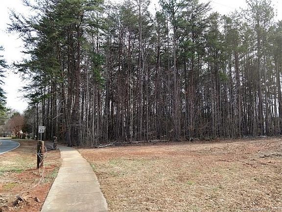 3rd image of 2608 Rice Rd