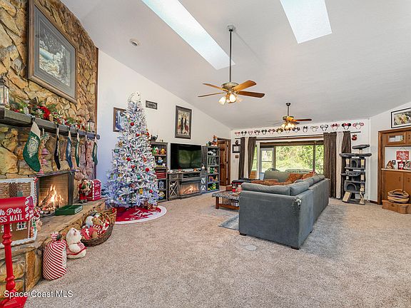 4th image of 1965 Adale Ct