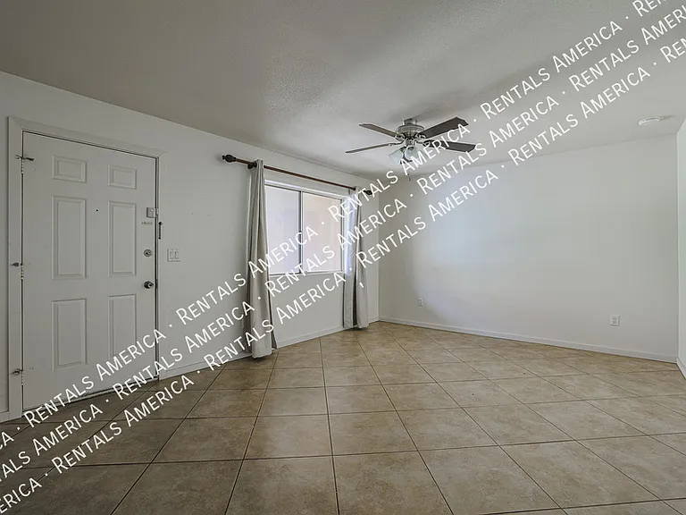 1014 E Spence Ave #108 — Photo 4