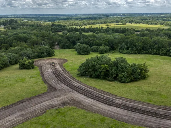 23 Ridgewood Farms Way, Brenham, TX 77833
