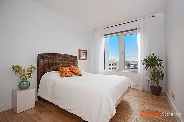 Sold by Modern Spaces | media 12
