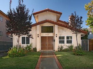 14241 Riverside Dr, Sherman Oaks, CA 91423