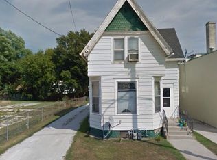 1231 S 10th St #A, Manitowoc, WI 54220