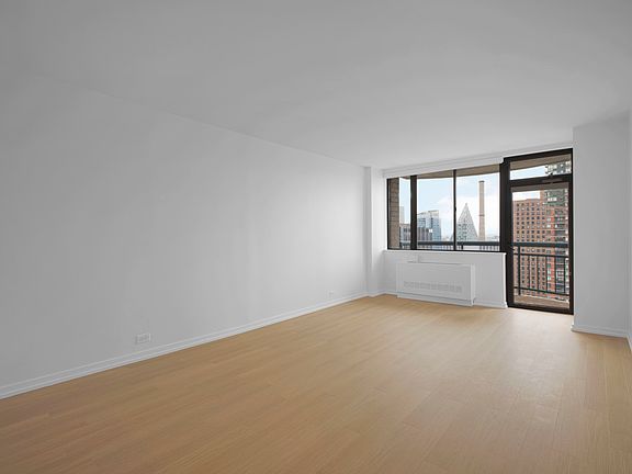 3rd image of 124 W 60th St APT 16K