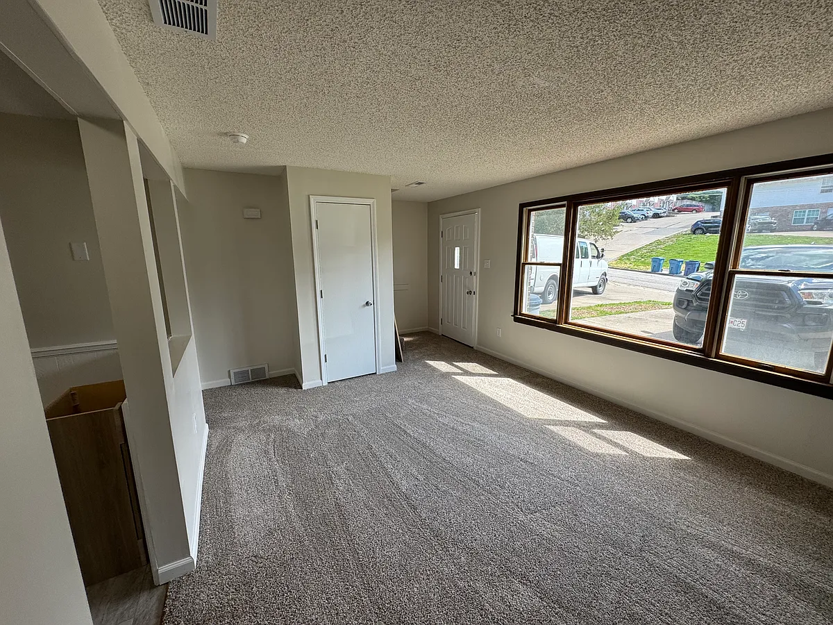 Building Photo - 1824 Crader Dr #B