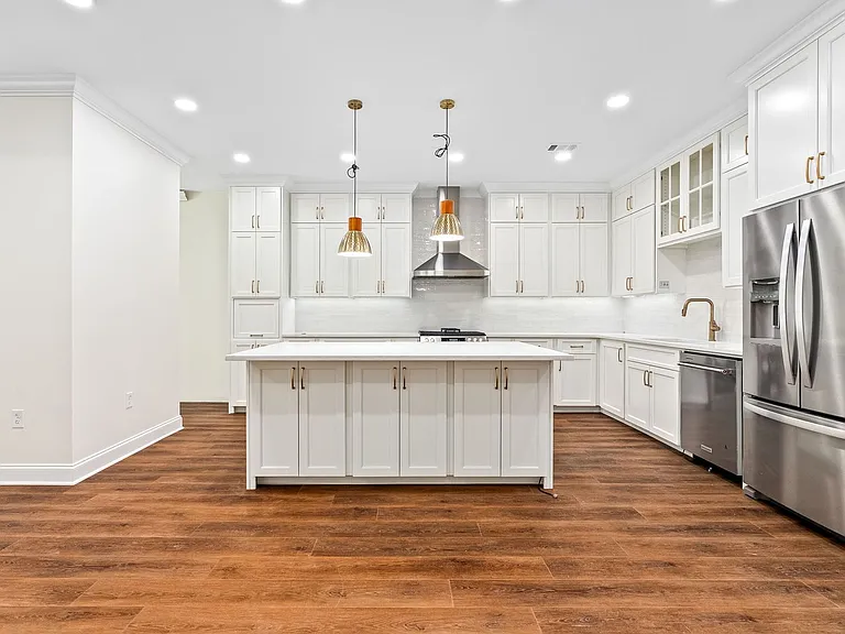 327 Byrd St — Photo 6