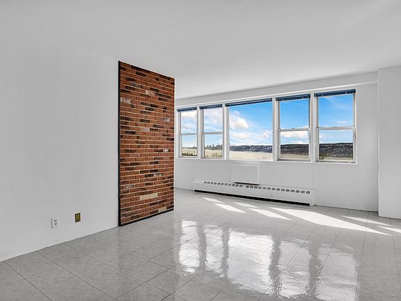 4th image of 5900 Arlington Ave APT 10O
