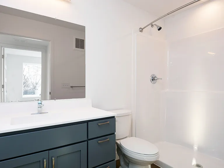 2909 Grand St NE #2 — Photo 9