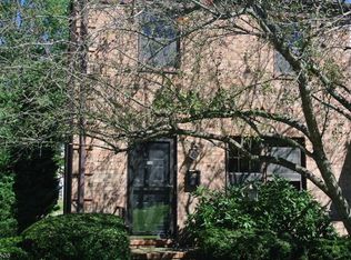 140 Cynthia Dr, Hackettstown, NJ 07840