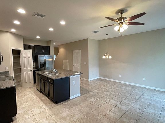 3rd image of 6917 Holly Heath Dr