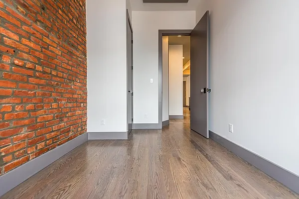 Rented by Premium Management  | media 43