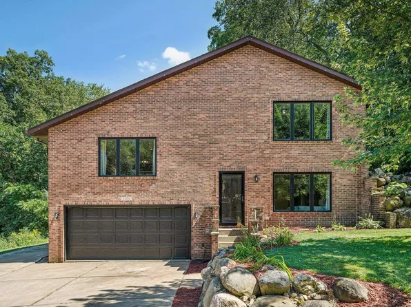 1606 Winchester Pl, Janesville, WI 53548