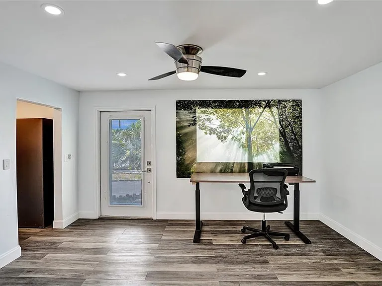 1710 SW 6th Ave — Photo 36