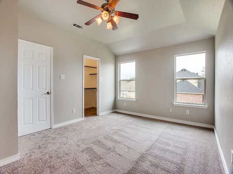 1208 Boxwood Dr — Photo 9