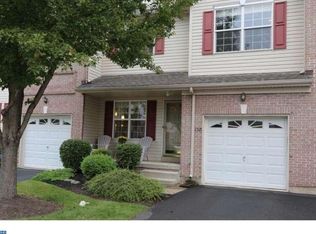 138 Raintree Xing, Hatfield, PA 19440