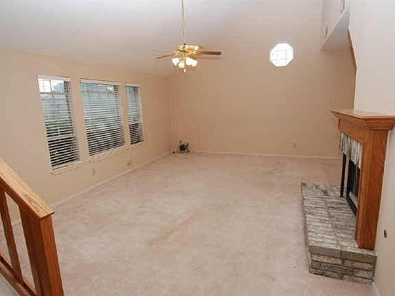4th image of 7121 Longo Dr
