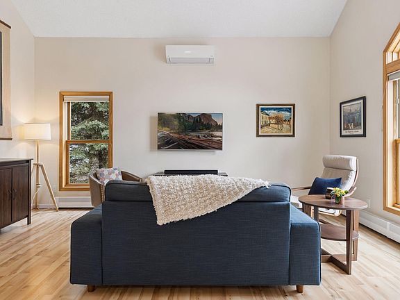 4th image of 1885 Garden Ln