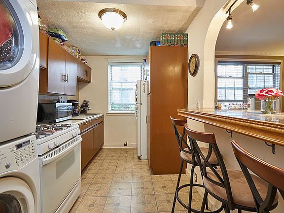 5th image of 13822 78th Ave APT B