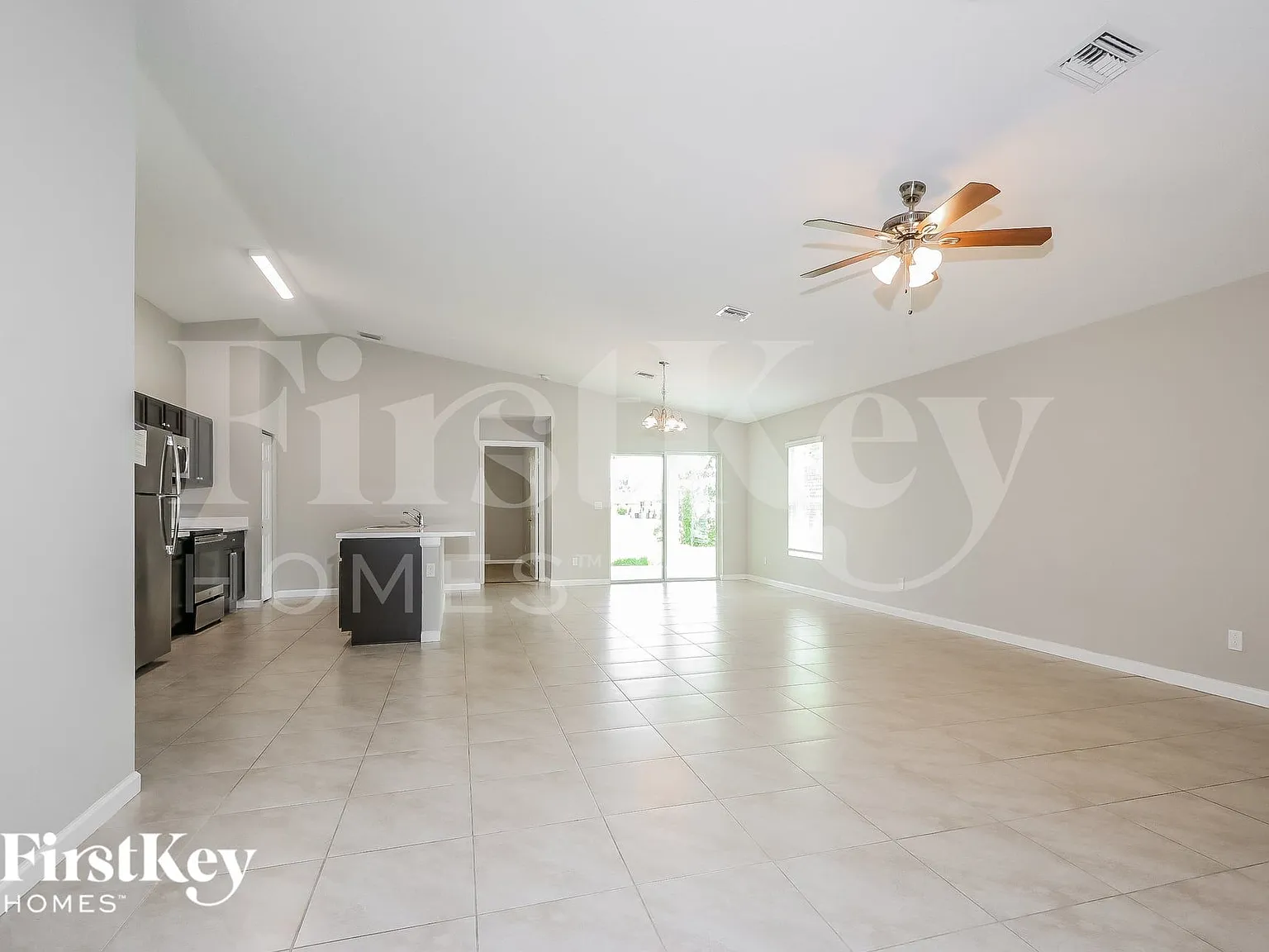 4 bed, 2.0 bath, 1833 sqft, $2,175 — Photo 4