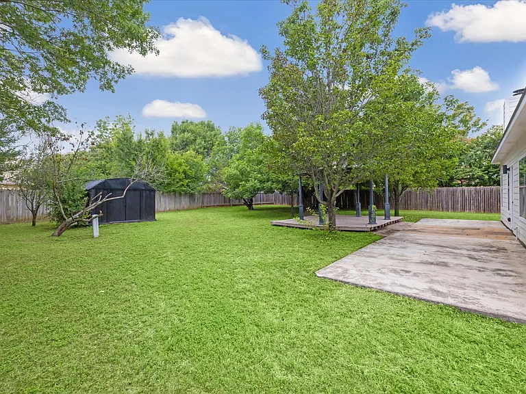 211 N Blue Ridge Pkwy — Photo 22