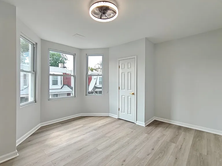 273 S Cecil St — Photo 10