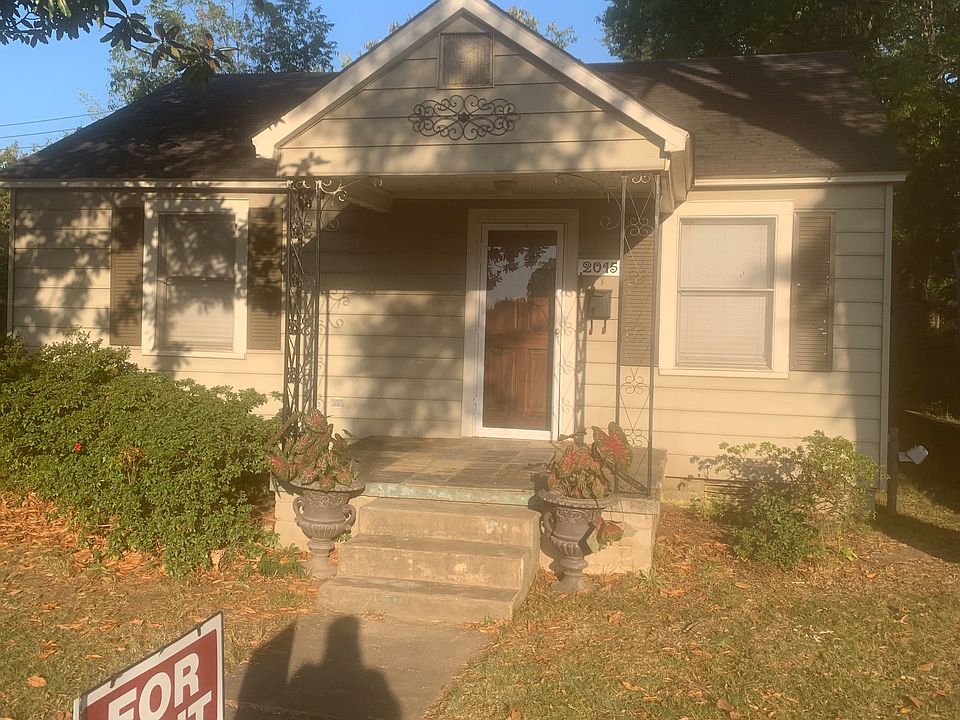 1st image of 2015 N McKinley St