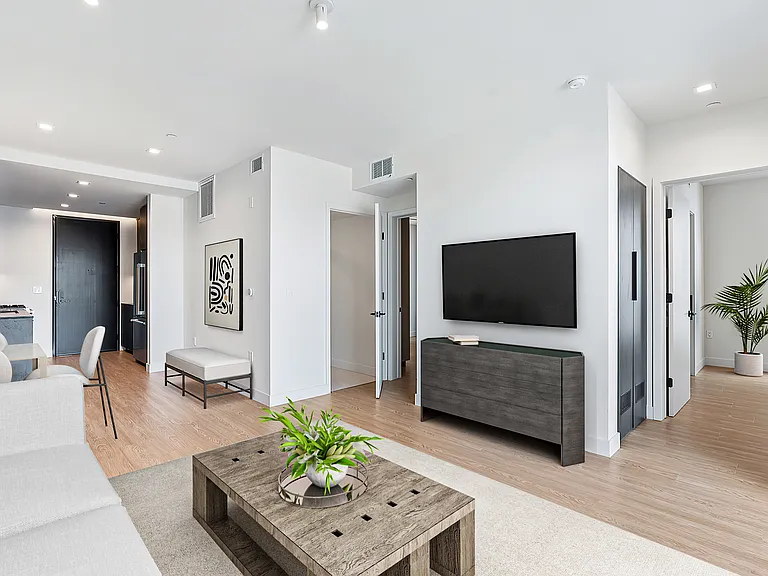 Venue Residences — Photo 90