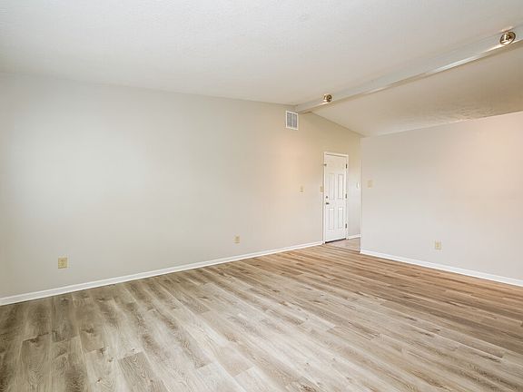 4th image of 3628 Valley Lake Dr