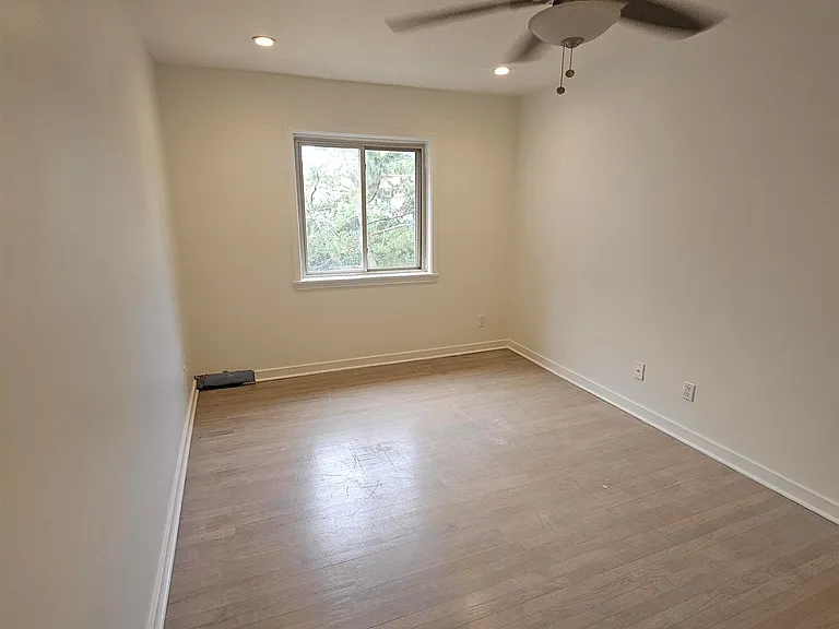 801 Dudley Ct #1402 — Photo 29