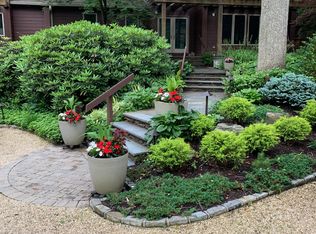 17 Pennington Dr, Huntington, NY 11743