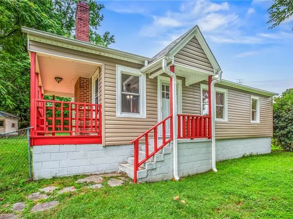 509 Circle Dr, Mount Airy, NC 27041